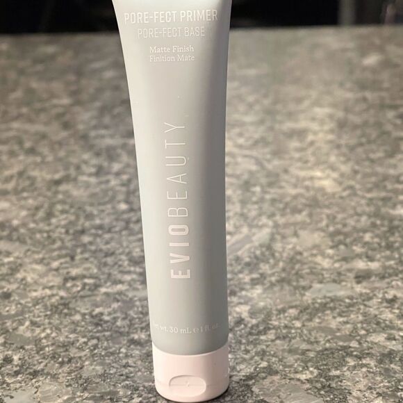 Evio Pore-fect Primer Matte Finish MSRP $24 soothing, reduces redness -new - Picture 7 of 7